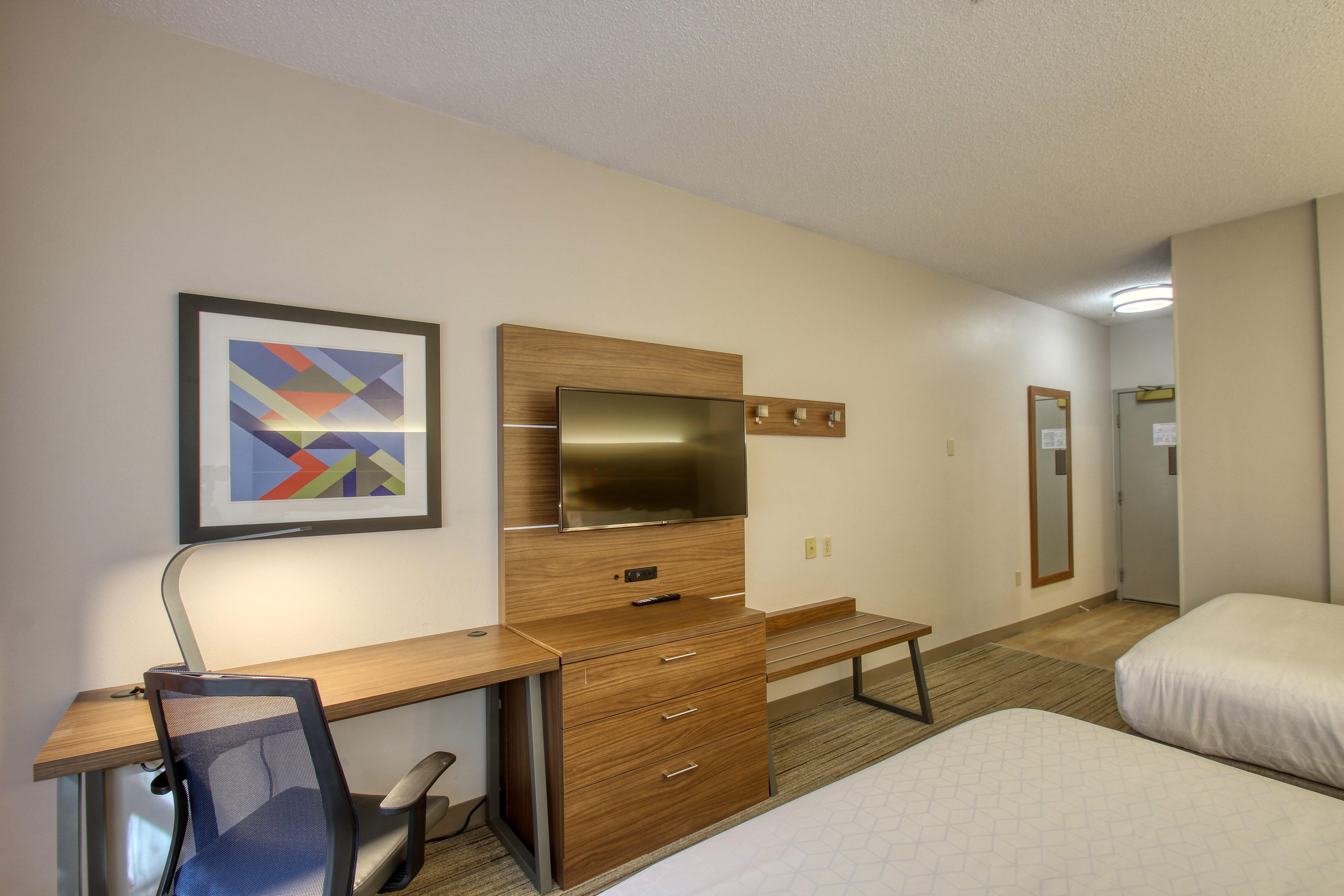 Holiday Inn Express Hotel & Suites Oshkosh - State Route 41 By Ihg Exterior photo