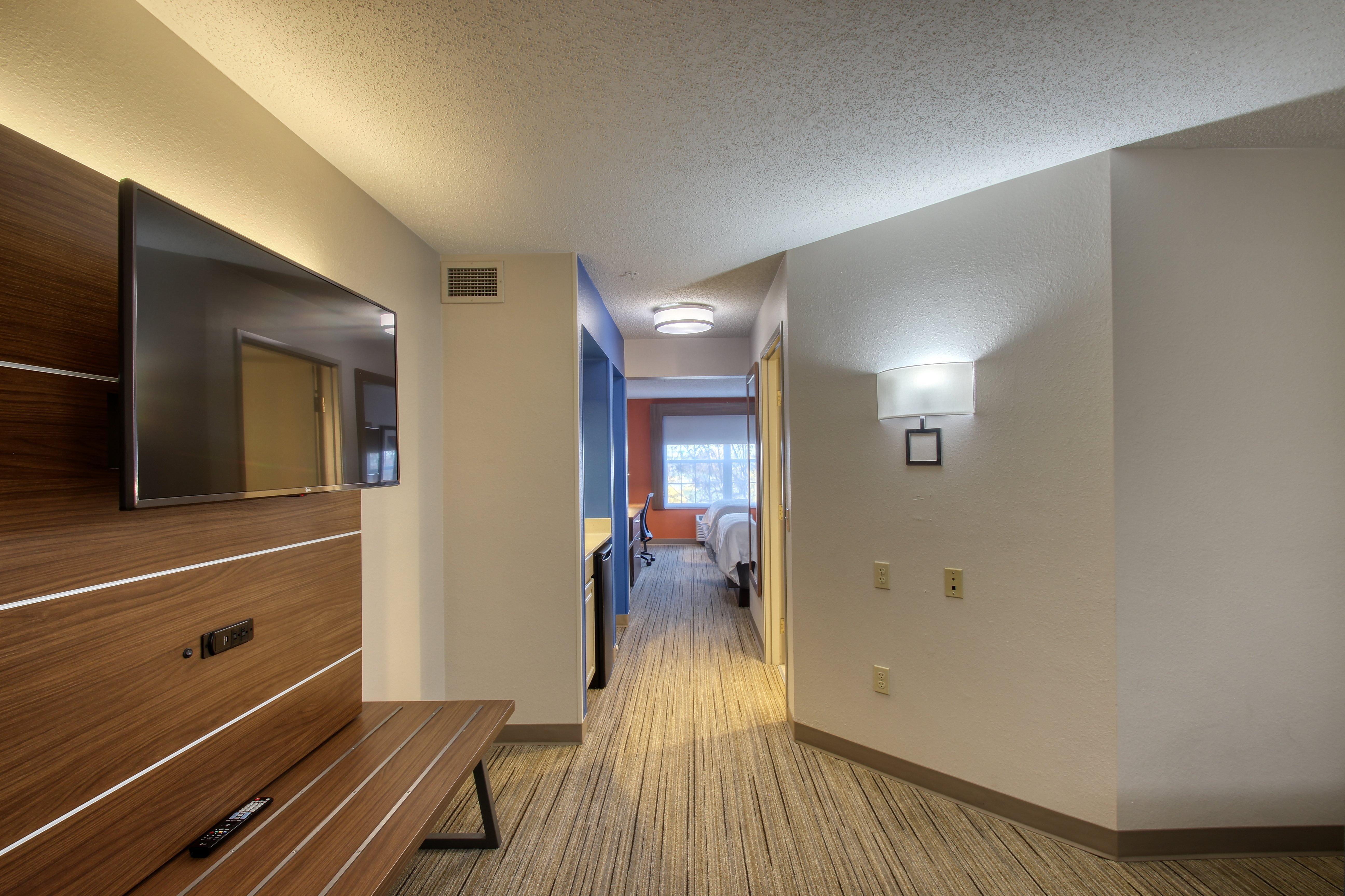 Holiday Inn Express Hotel & Suites Oshkosh - State Route 41 By Ihg Exterior photo