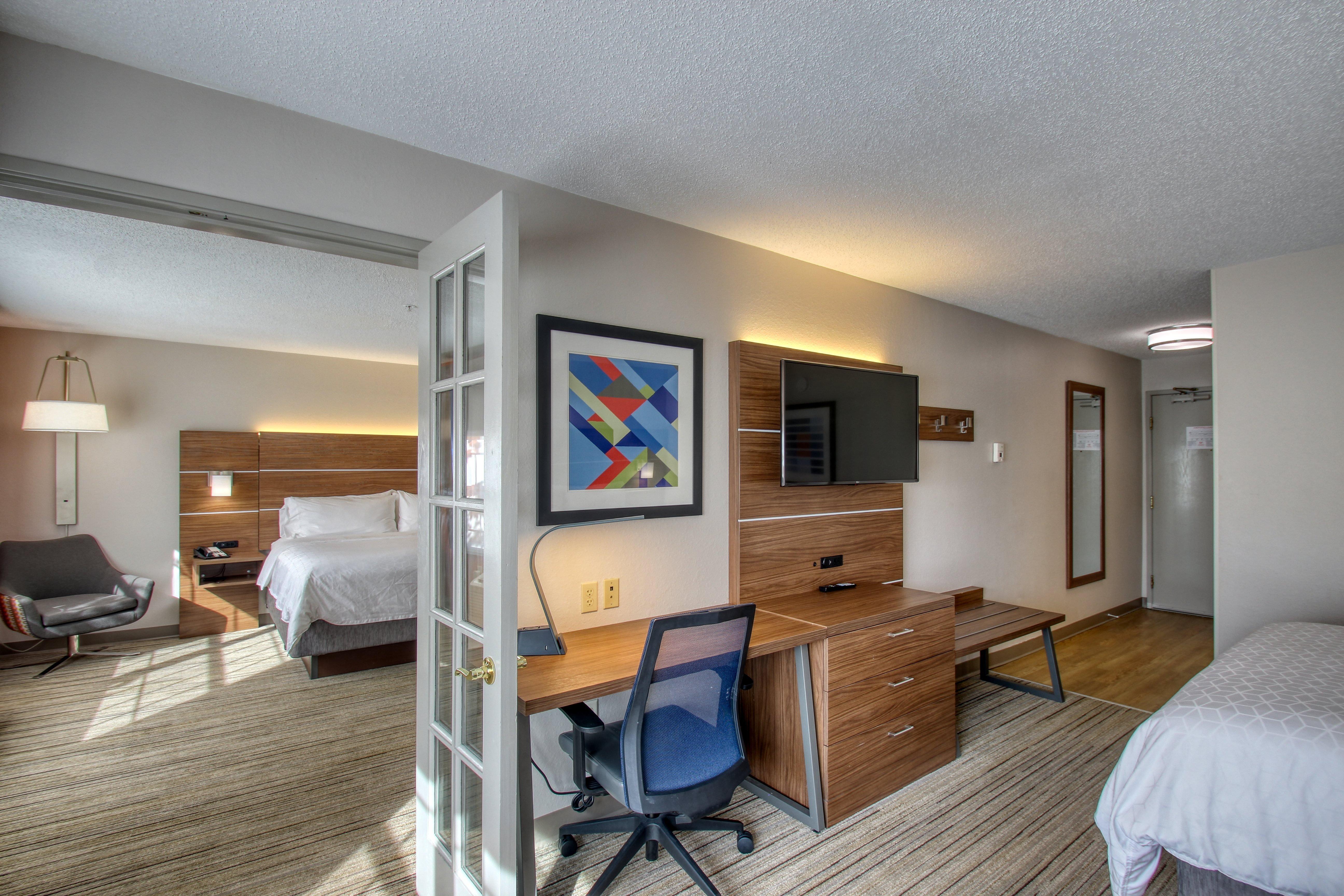 Holiday Inn Express Hotel & Suites Oshkosh - State Route 41 By Ihg Exterior photo