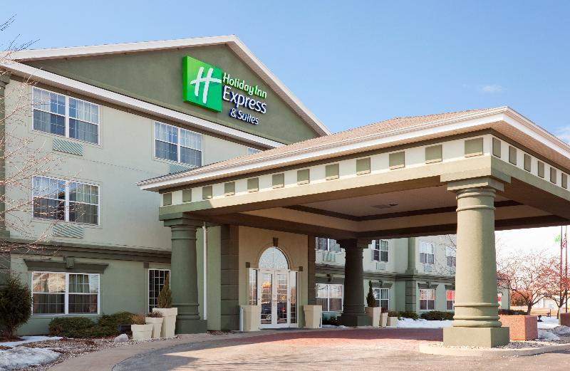 Holiday Inn Express Hotel & Suites Oshkosh - State Route 41 By Ihg Exterior photo