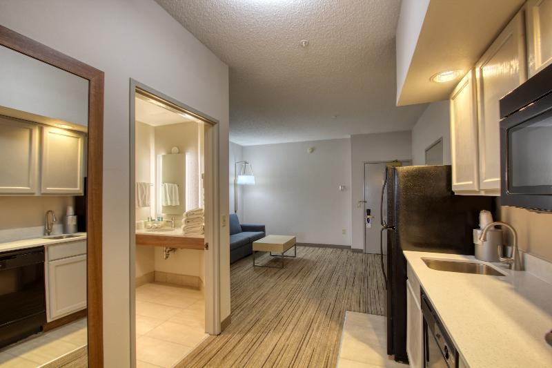 Holiday Inn Express Hotel & Suites Oshkosh - State Route 41 By Ihg Exterior photo
